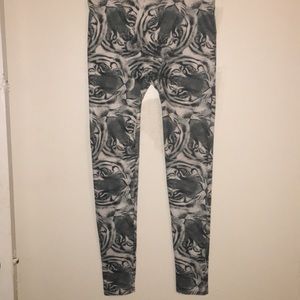 Black & white tiger stretchy leggings